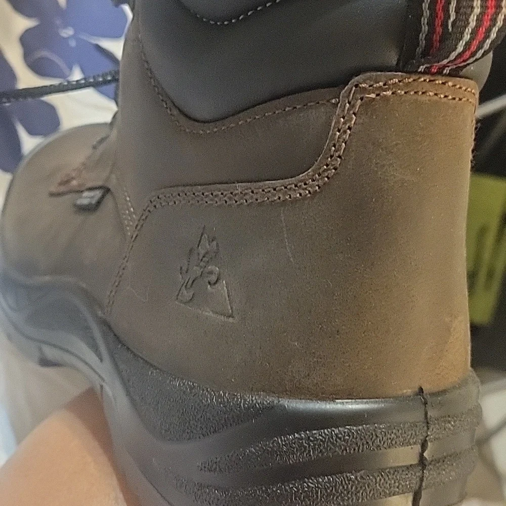 Boots - Picture 4 of 6